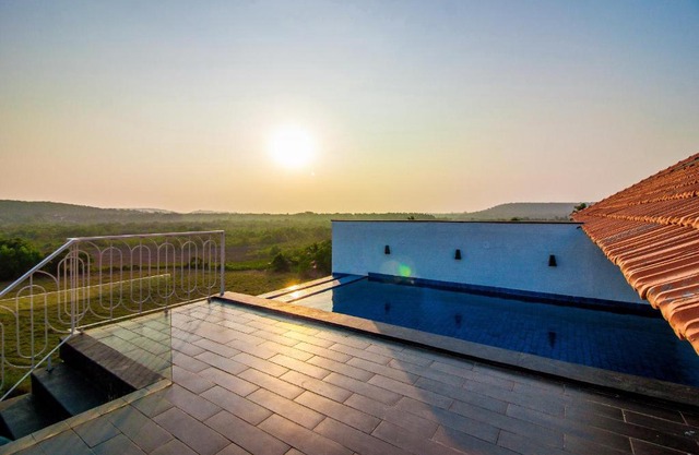 Luxury 3bhk private pool penthouse