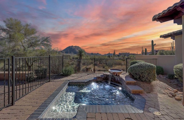 Luxury 3BR Scottsdale Retreat @ The Rocks | Private Plunge Pool | Troon Golf