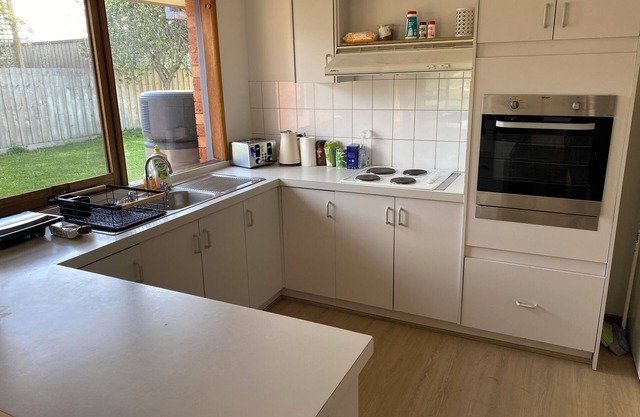 LUXURY 4 BED HOME WITH DULUX SPA ,ARCADE , KING BED , BOAT PARKING SLEEPS 10
