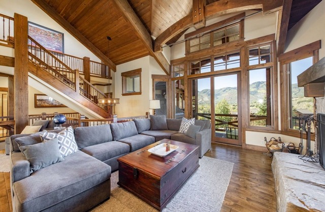 Casa de lujo de 4 dormitorios en Park City con increíbles vistas a la montaña