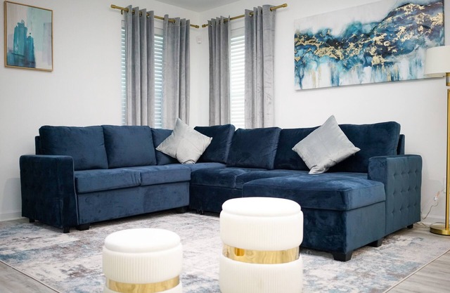 Luxury 4-bedroom house and WiFi near New Orleans