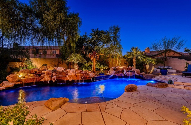 Retiro de lujo de 4 hab con piscina oasis / todos los muebles nuevos