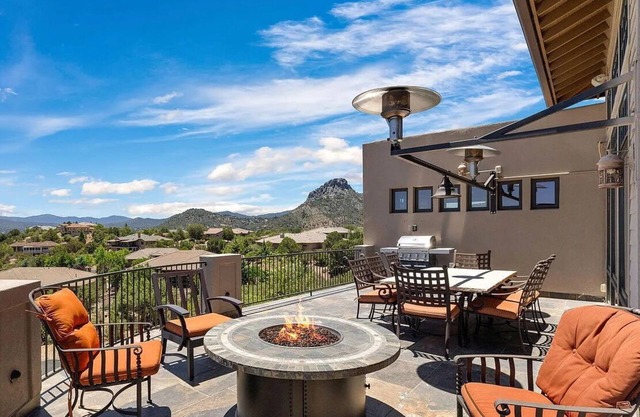 Luxury 4-Bedroom Retreat with Stunning Panoramic Views