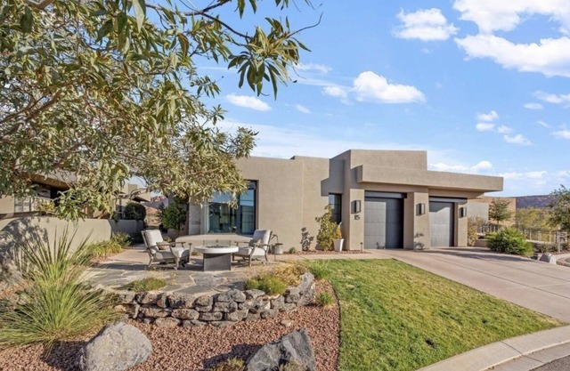 Luxury 4-bedroom Retreat- stellar red rock views – St. George's Premier Getaway