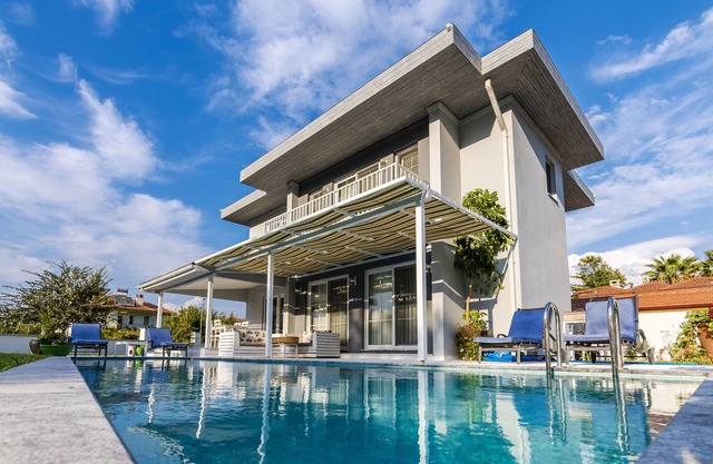 Villa privada de lujo de 4 dormitorios cerca del río Dalyan con baño y habitación para discapacitados