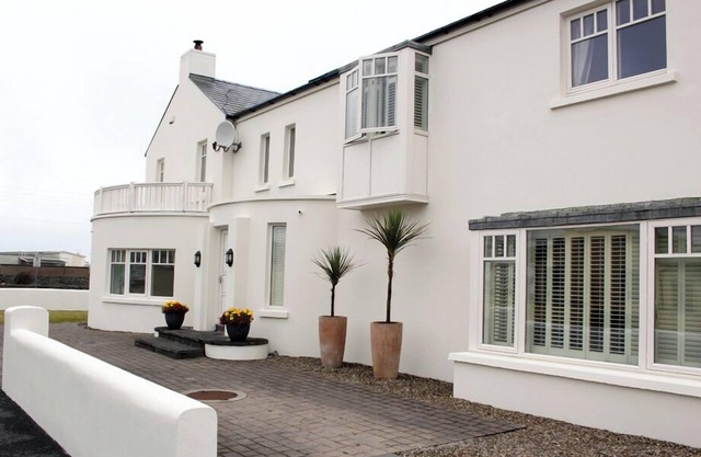 Luxury 4 bedroomed lodge beside Lahinch Golf Course