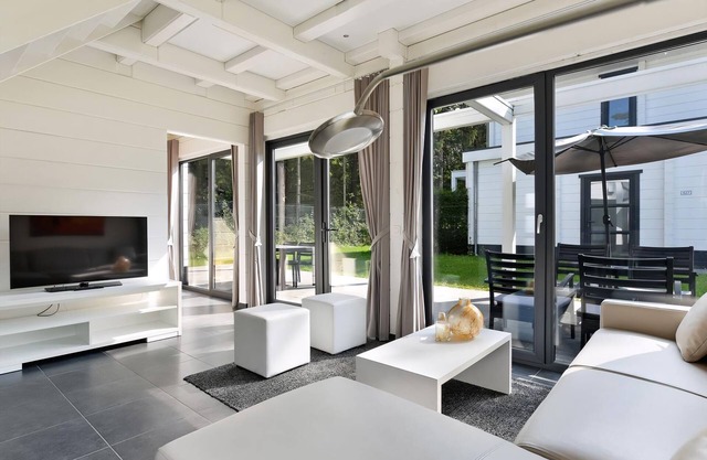 Luxury 4-person wellnessvilla in the holiday park Landal Mooi Zutendaal