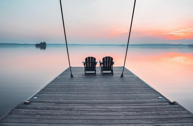 Luxury 4-Season Lakefront Cottage on Lake Muskoka!