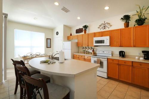 Luxury 4BD Single-Level Villa with Private Pool - Windsor Palms - Sleeps 8