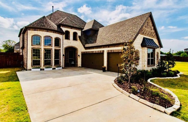 Luxury 4BR/5BA House - Elegance & Comfort Combined, GREAT Family place