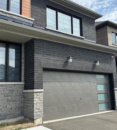 Luxury 4BR Family Retreat in Thorold, Just 10 Mins from Niagara Falls & Wineries Free Parking