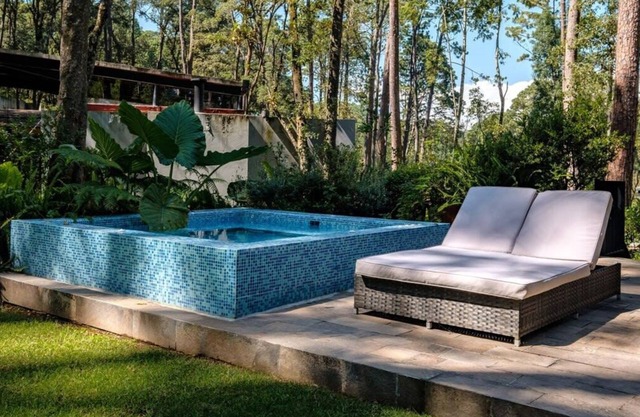 Luxury 4BR House in Avandaro - Jacuzzi - Padel