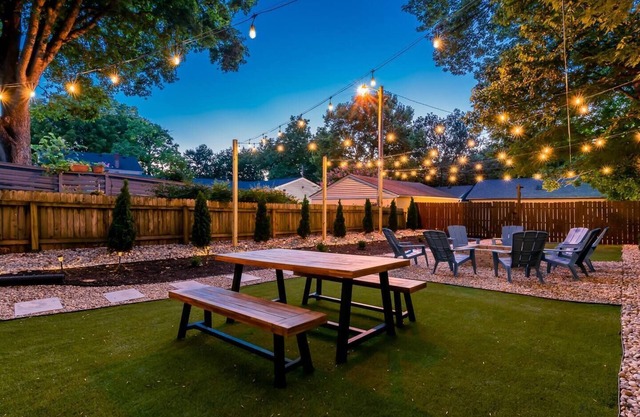 Luxury 4BR|KING|Epic Backyard|HOT TUB|Fire Pit