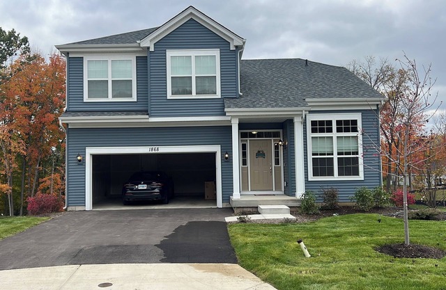 Luxury 4BR Mediterranean Retreat. Backyard w/ Fire Pit. 4 Mins to the lake Beach