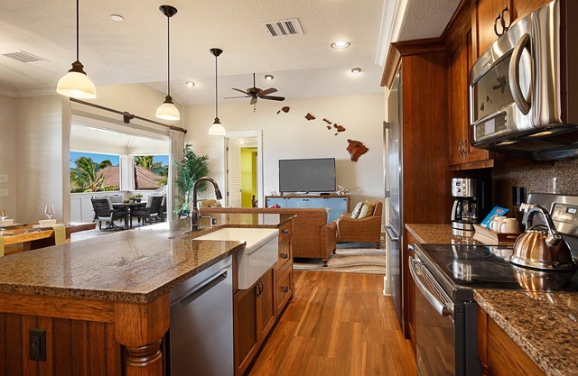 Luxury 4BR Penthouse at the Villas at Poipu Kai