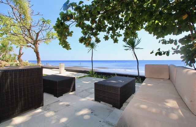 Lujo 5 * villa de playa en Lokapaksa cerca de Lovina, Bali del Norte