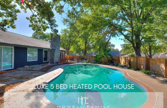 Luxury 5-Bed Heated Pool Oasis