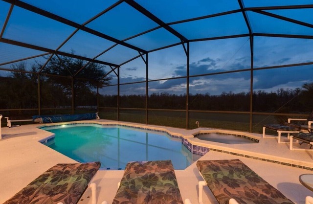 Villa de lujo de 5 camas, piscina suroeste (sol todo el día), 10 minutos a Disney, capacidad para 12