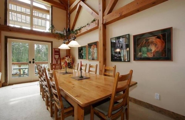 De lujo de 5 dormitorios / 6 baños Whistler Mountain chalet en campo de golf Nicklaus Norte