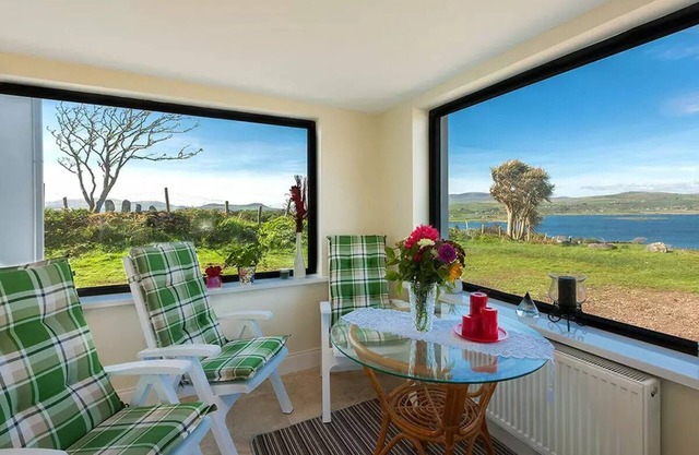 Luxury 5 Star House overlooking Lough currane and Hogs head golf course