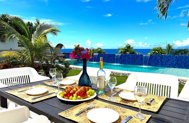 Luxury 5 star Indigo Bay Villa w/ Pool-Walk to Beach