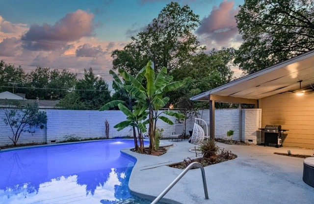 Luxury 5BR Home w/ Pool, Cinema & Game Room