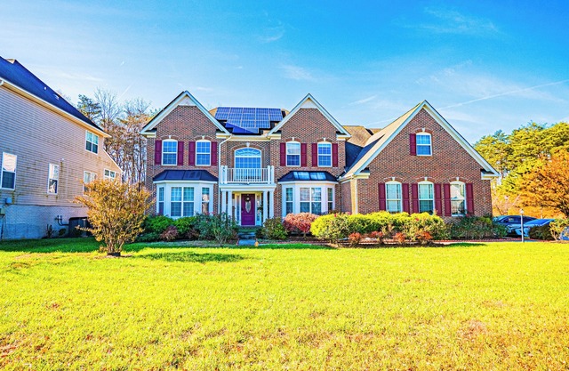 Luxury 5Brooms 4,5Baths Home &Free parking Near DC