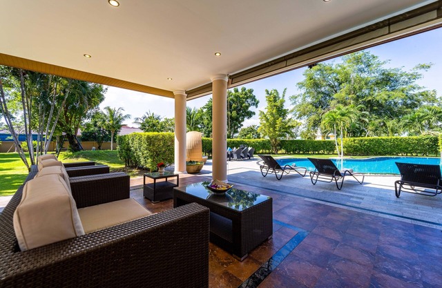 Luxury 6 Bed Mansion - CAS
