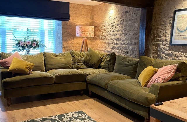 Luxury 6 Bedroom Townhouse - Central Stamford