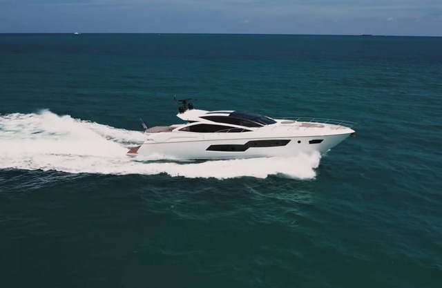 Luxury 80'' 4 Cabin Yacht
