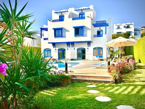 Luxury 8BR Villa with seaview and private pool in Hurghada
