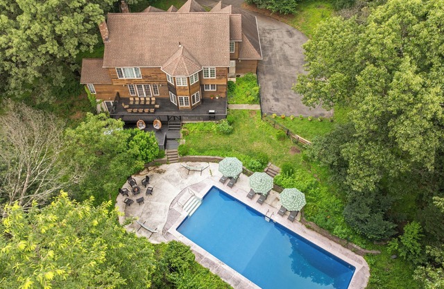 Luxury 9BR Retreat w/Pool & Hot Tub