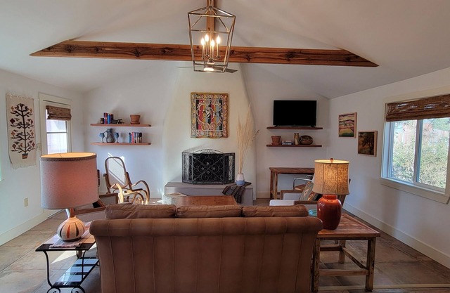 Luxury Adobe Home near Marfa and McDonald Observatory
