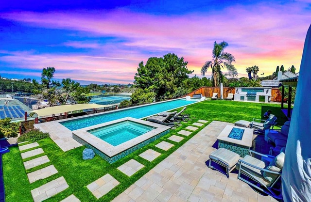 Luxury Agua de Sol - Views/Pool/Spa/Sauna/Gym/EV In the heart of San Diego