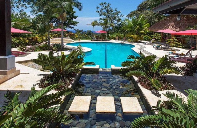 Lujo y comodidad en su propio resort tropical