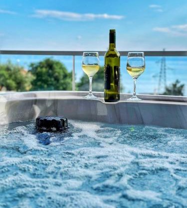 Luxury and Spa App F