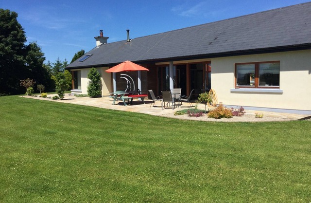 Luxury and spacious 6-bedroom house in marvelous Ballina with many amemities.