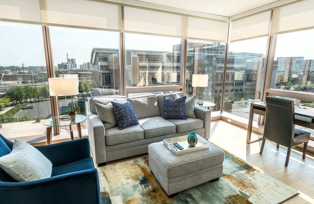 Luxury Apart Downtown With Indoor Pool