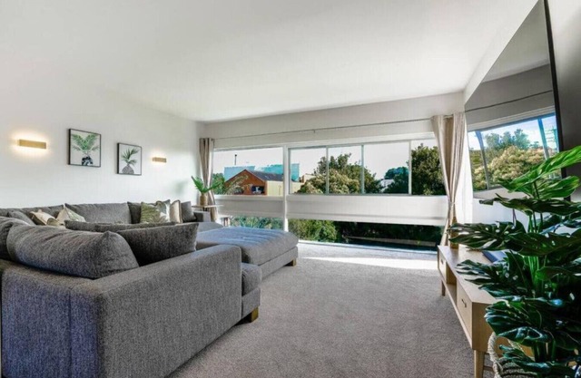 Luxury Apart, Garden Views, Full Laundry, Kitchen & Heat Pump