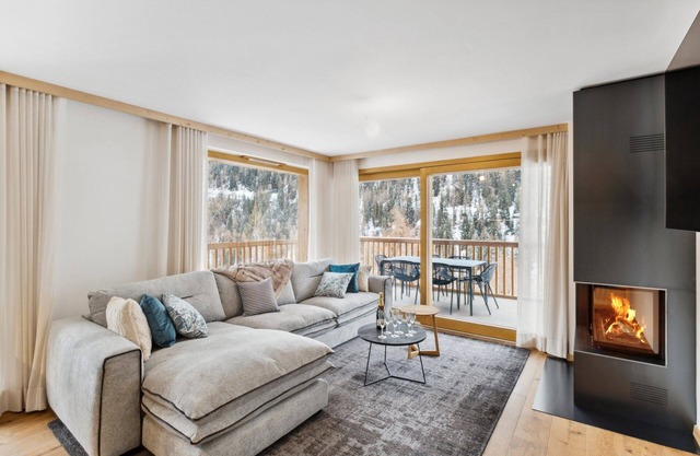 Luxury Apartment, 2 Bedrooms with Jacuzzi Rahas B Grimentz - By Mrs Miggins