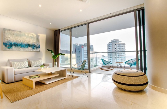 APARTAMENTO DE LUJO 2 DORMITORIOS PARA 4 PERSONAS FRENTE AL MAR