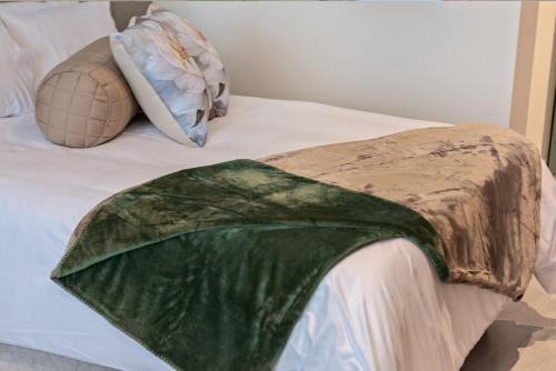 Luxury Apartment 830 on Menlyn Maine