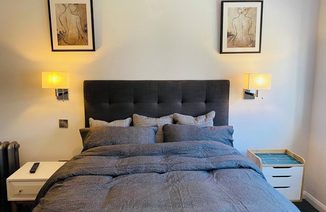 Luxury Apartment-Golden Triangle, Parking & Garden
