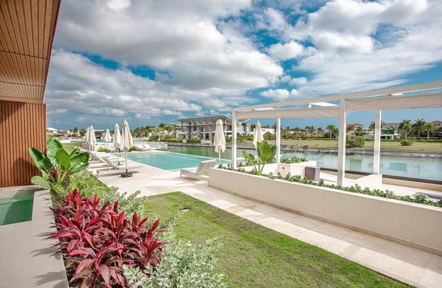 Apartamento de lujo frente a la Marina de Cap Cana con picuzzi