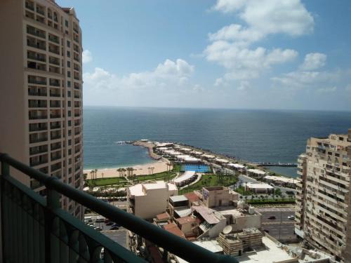 Luxury Apartment in San Stefano Grand Plaza