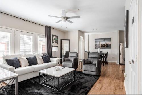 Luxury Apartment in Bricktown Riverwalk