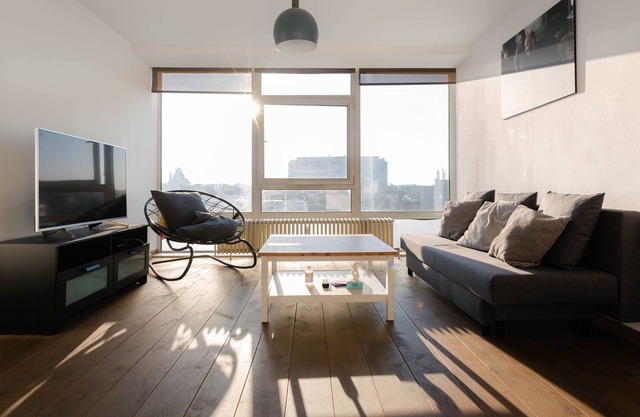 apartamento de lujo cerca de Tour & Taxis para 2-5 con una vista panorámica de 270 °