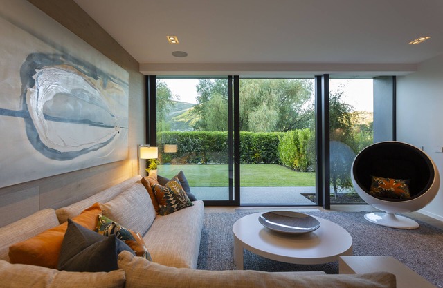 Luxury apartment with pool and spa located on the lake front