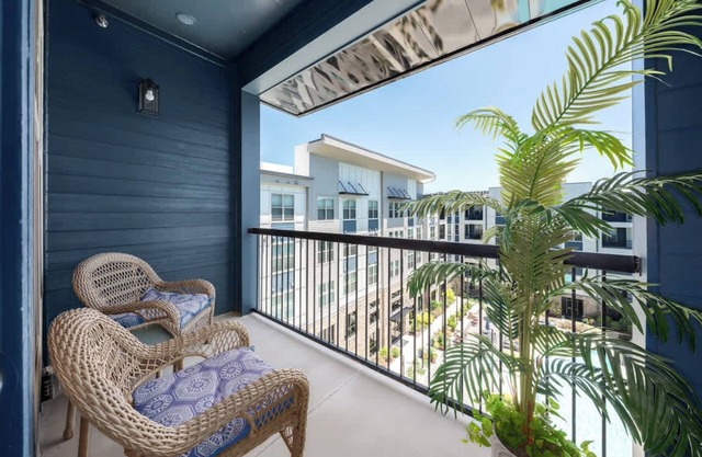 Luxury Apartment - Pool, Restaurants & Shopping