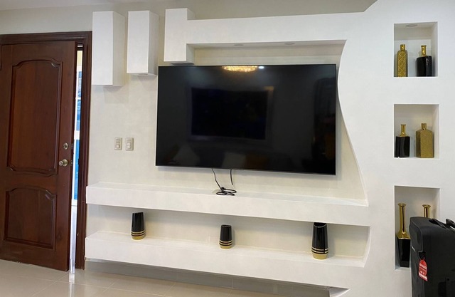 Apartamento de lujo Aparcamiento privado WIFI Netflix y Disney +